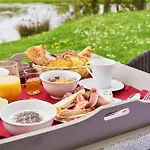 Domaine Les Saules Restaurant Hotell Favières