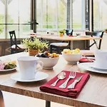 Domaine Les Saules Restaurant Hotell