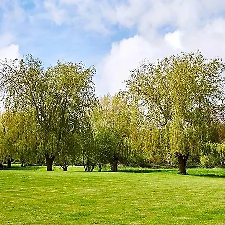 Domaine Les Saules Restaurant Favières